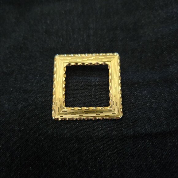Gold Frame Square Pin! - Picture 1 of 4